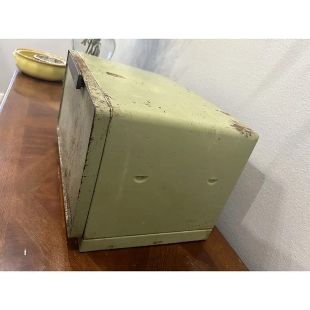 Vintage Green Large Bread box Pie Safe Metal Tin Retro Farmhouse Country Cottage